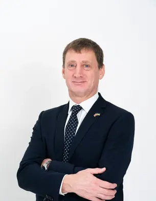 Адам Ботт